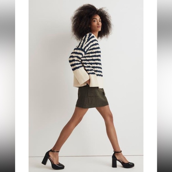NWOT Madewell Cable-Knit Oversized Sweater in Stripe - Medium - Ivory and Navy - Picture 6 of 10